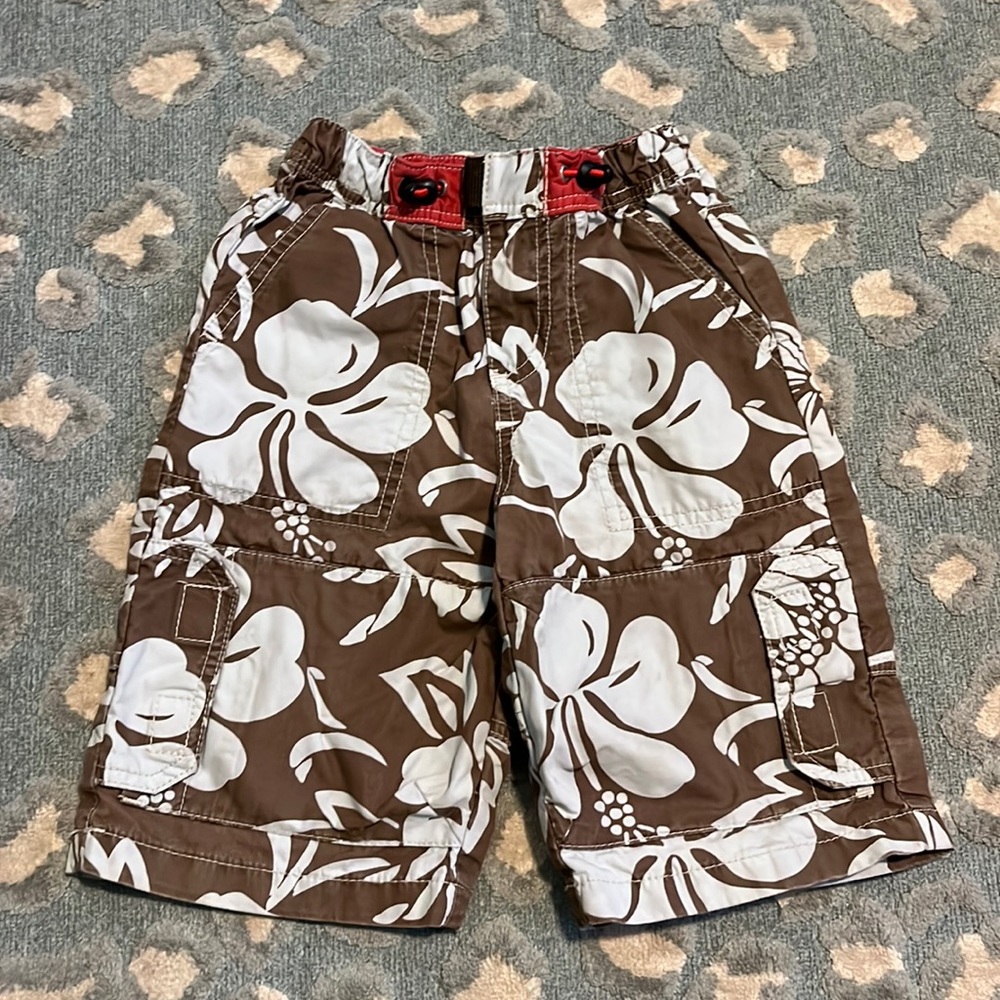 Mini Boden board short size 3-4 with pockets